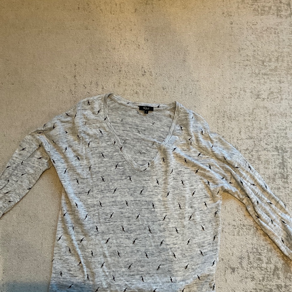 Rails gray cotton long sleeve v-neck t-shirt with black lightning bolts. Size S